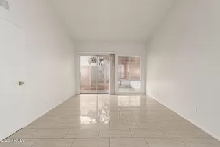 Photo #3: 6893994 Listing 