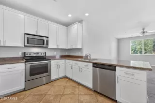 Photo #5: 6894315 Listing