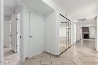 Photo #4: 6894509 Listing