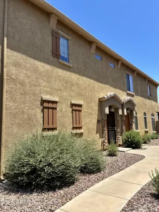 Photo #1: 6894833 Listing