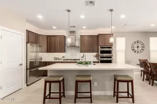 Photo #5: 6894883 Listing 