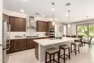 Photo #6: 6894883 Listing 