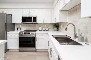 Photo #1: 6894986 Listing