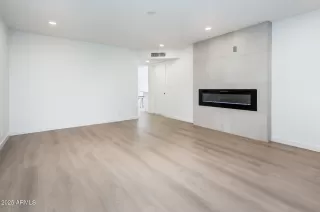 Photo #5: 6894986 Listing