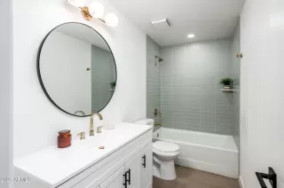 Photo #6: 6894986 Listing