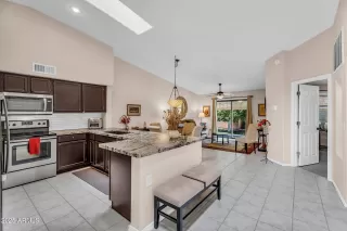Photo #3: 6895045 Listing