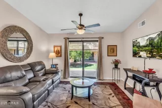 Photo #4: 6895045 Listing