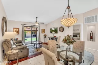 Photo #5: 6895045 Listing