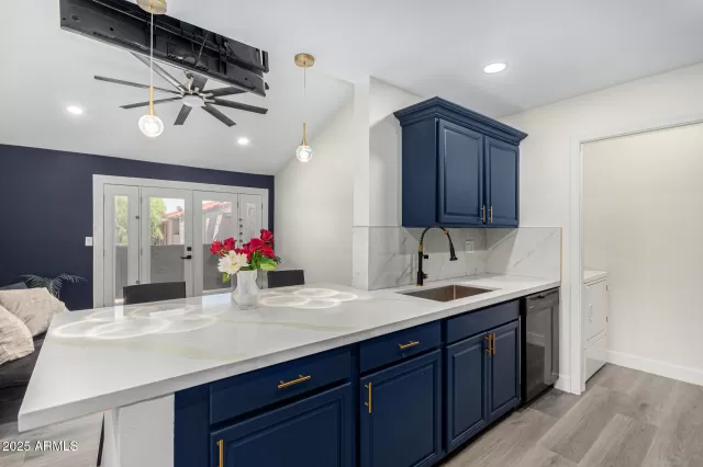 MLS: 6895077 Condo For Sale