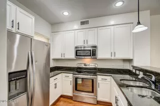 Photo #5: 6895110 Listing 