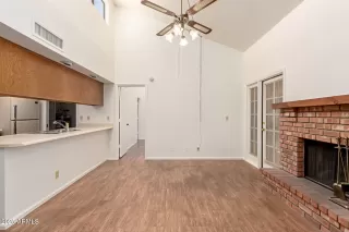 Photo #6: 6895117 Listing