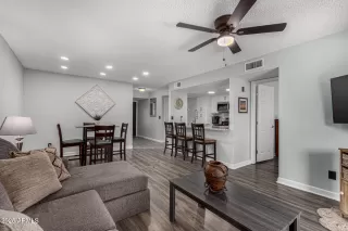 Photo #5: 6895328 Listing 
