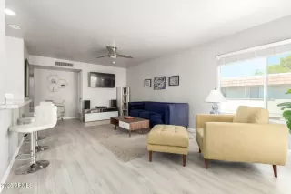 Photo #6: 6895400 Listing