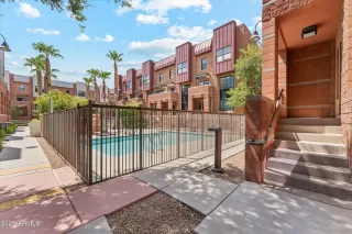 Photo #5: 6895611 Listing