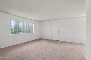 Photo #3: 6895686 Listing