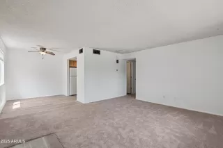 Photo #4: 6895686 Listing