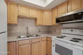 Photo #6: 6895686 Listing