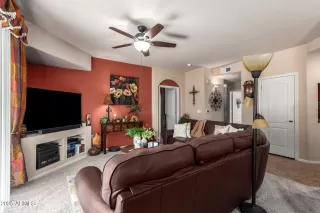 Photo #4: 6895854 Listing