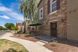 Photo #5: 6896145 Listing