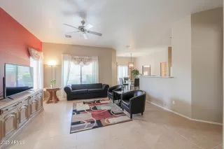 Photo #5: 6896230 Listing