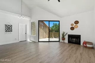 Photo #4: 6896397 Listing