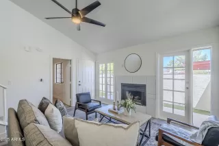 Photo #6: 6896438 Listing