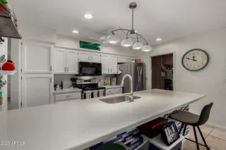 Photo #2: 6896559 Listing