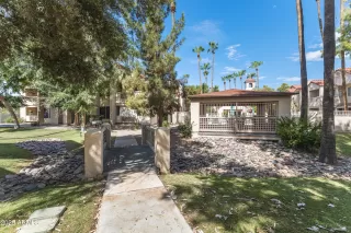 Photo #2: 6896563 Listing