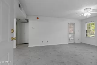 Photo #5: 6896563 Listing