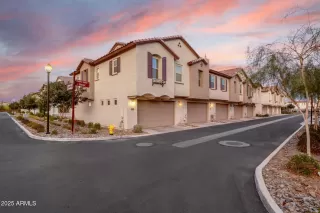 Photo #2: 6896613 Listing