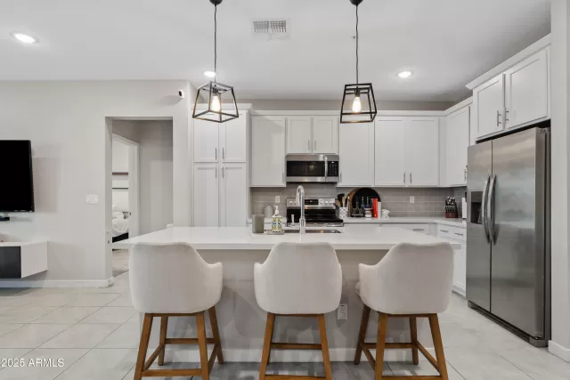 MLS: 6896656 Condo For Sale