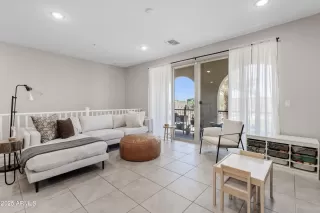 Photo #3: 6896656 Listing