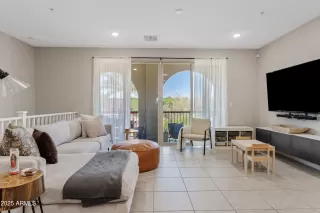 Photo #4: 6896656 Listing