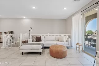 Photo #5: 6896656 Listing