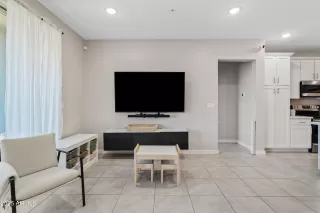 Photo #6: 6896656 Listing