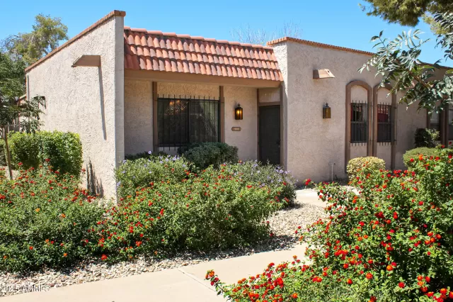 MLS: 6897091 Condo For Sale