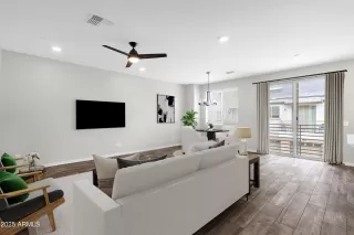 Photo #1: 6897441 Listing