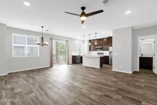 Photo #5: 6897441 Listing