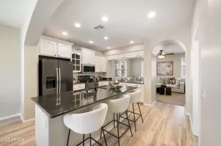 Photo #3: 6897682 Listing 