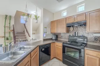 Photo #6: 6897798 Listing