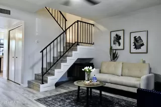 Photo #3: 6897888 Listing