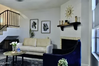 Photo #4: 6897888 Listing