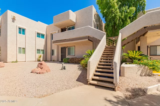 MLS: 6897934 Condo For Sale