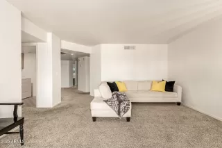 Photo #3: 6897934 Listing