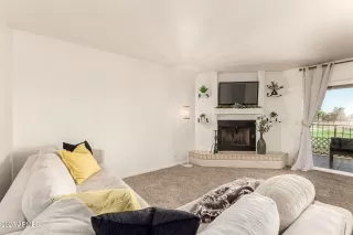 Photo #5: 6897934 Listing