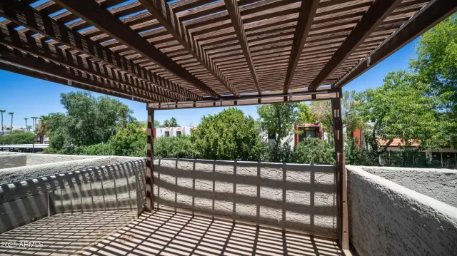 MLS: 6898282 Condo For Sale