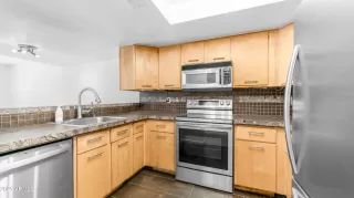 Photo #3: 6898282 Listing 