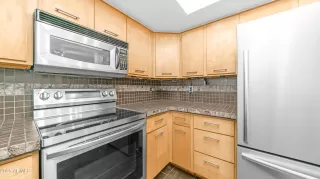 Photo #5: 6898282 Listing 