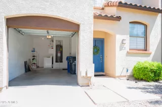 Photo #3: 6898372 Listing