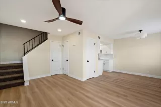 Photo #3: 6898429 Listing